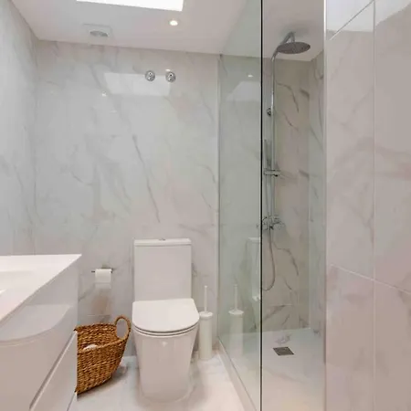 Villa Town House Puerto Banus/marbella - 200 M To Beach *